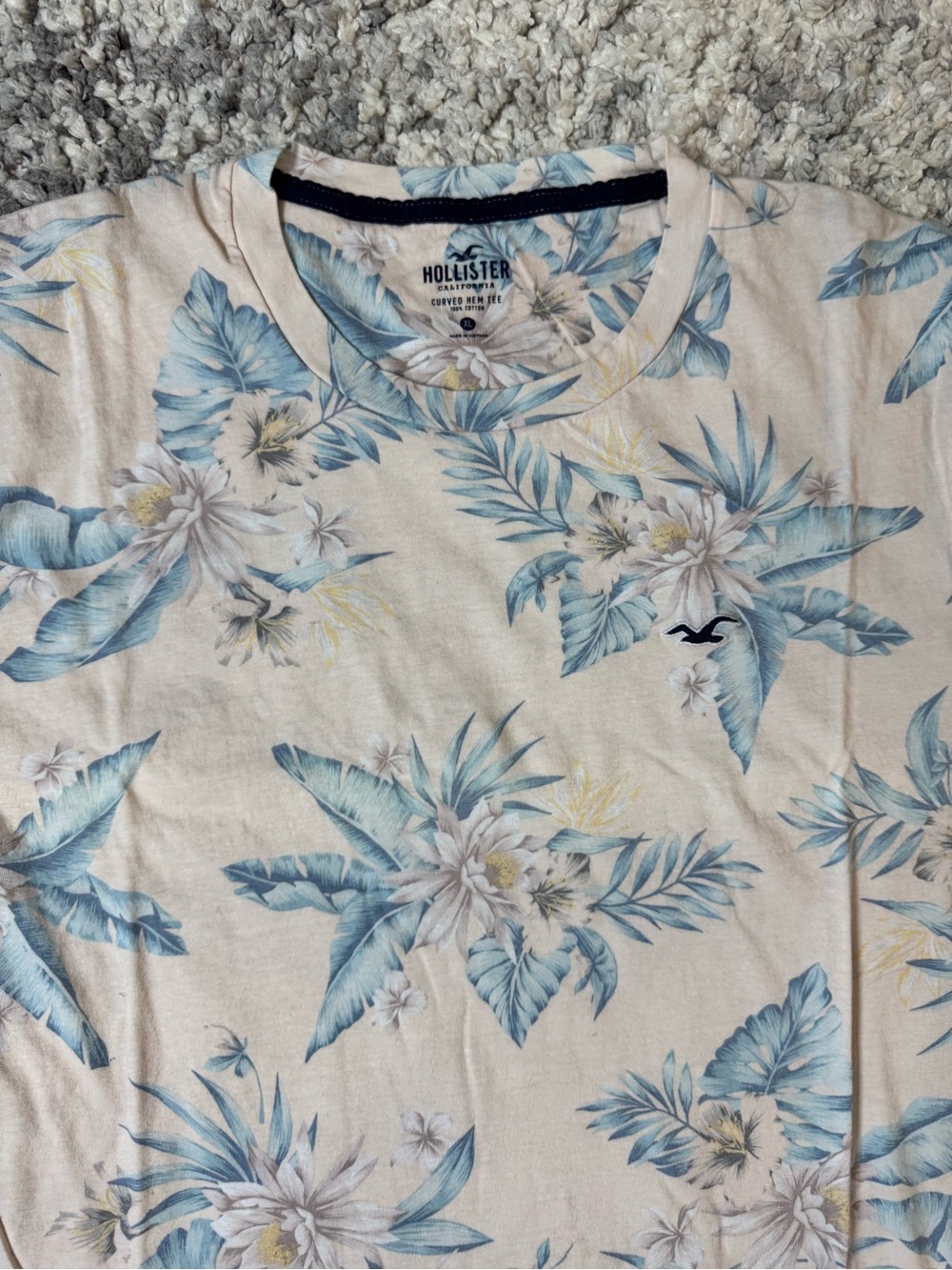 Hollister, Mens Light Pink Tropical Floral Print Short Sleeve Tshirt, XL - Picture 3 of 4